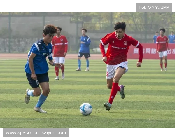 足球中路穿透传球美如画——精彩瞬间背后的足球艺术